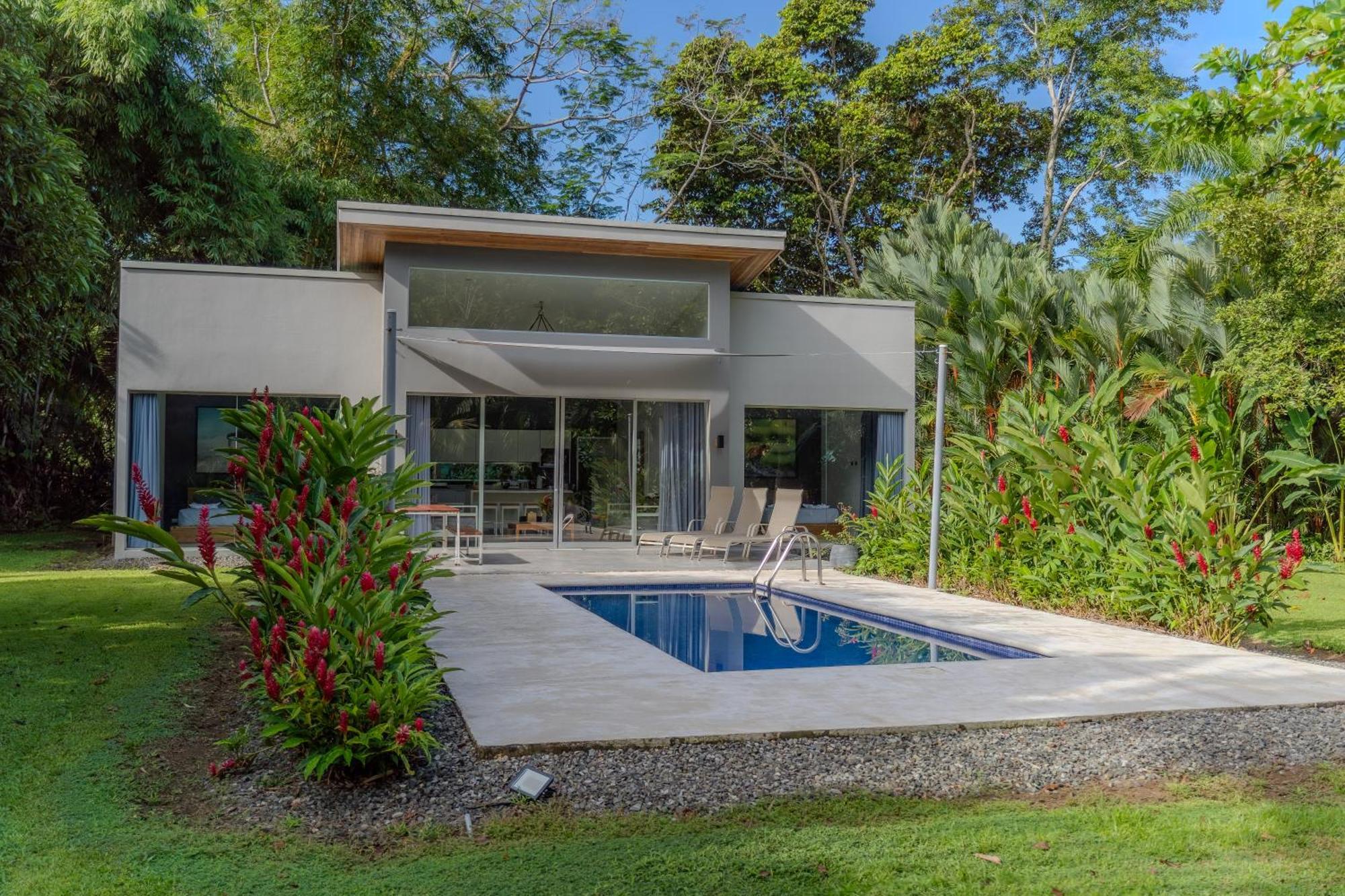 Lilan Nature, Modern House N°1, Private Swimming Pool. กาอุยตา ภายนอก รูปภาพ