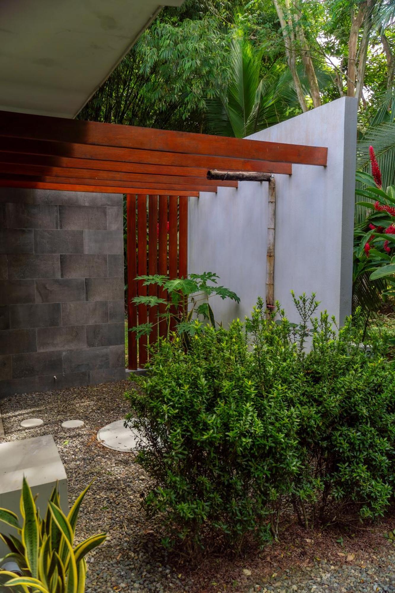 Lilan Nature, Modern House N°1, Private Swimming Pool. กาอุยตา ภายนอก รูปภาพ